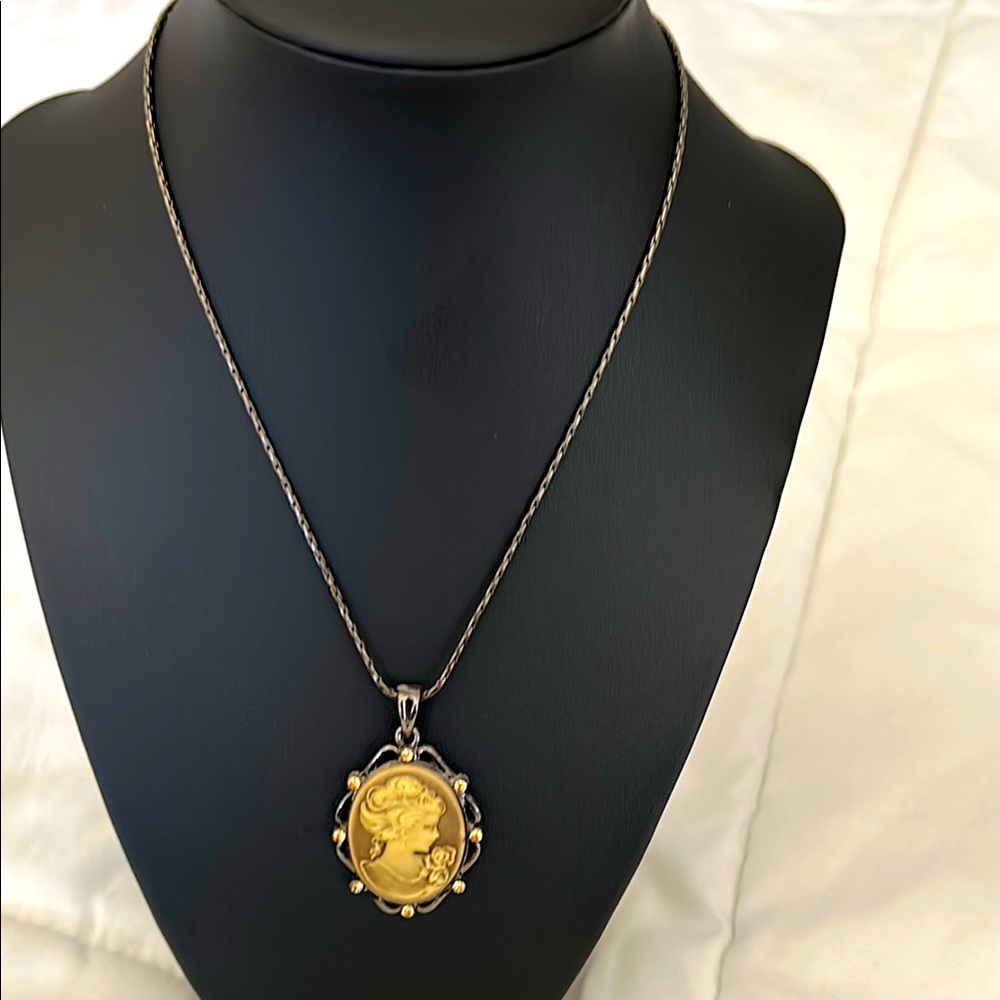 Cameo Pendant Necklace